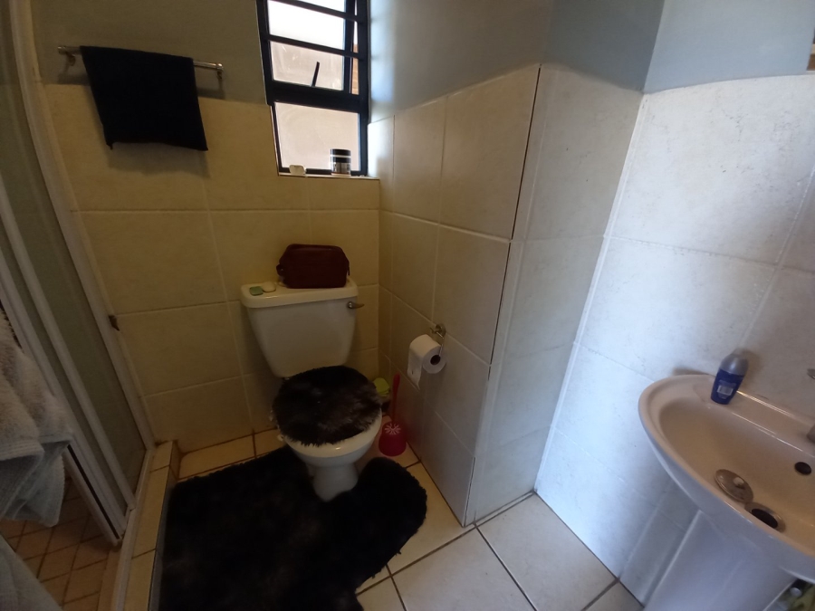 To Let 1 Bedroom Property for Rent in Van Der Hoff Park North West